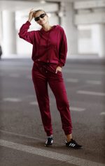 Dres welur kangurka – UNI, Wino