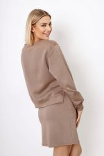 Komplet krótszy tył spódniczka kangurka