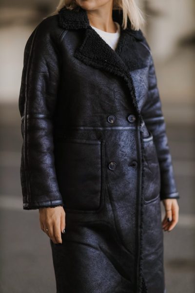 Kożuszek duże kieszenie – UNI, Czarny