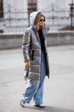 Kurtka długa kieszenie klamry boki zamek