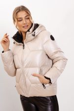 Kurtka kaptur trójkąciki rękaw kółeczko