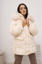 Kurtka puchowa ściągany pas kaptur futerko