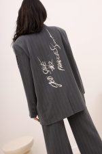 Marynarka oversize paseczki rękaw napis