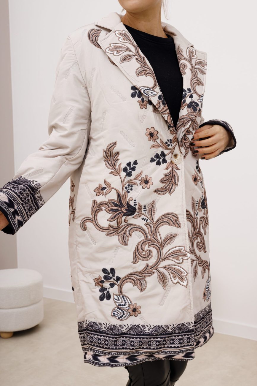 Płaszcz beżowy kwiat