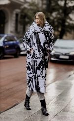 Płaszcz duża stójka klamry