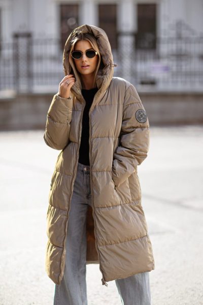 Płaszcz kaptur naszywka kółko rękaw