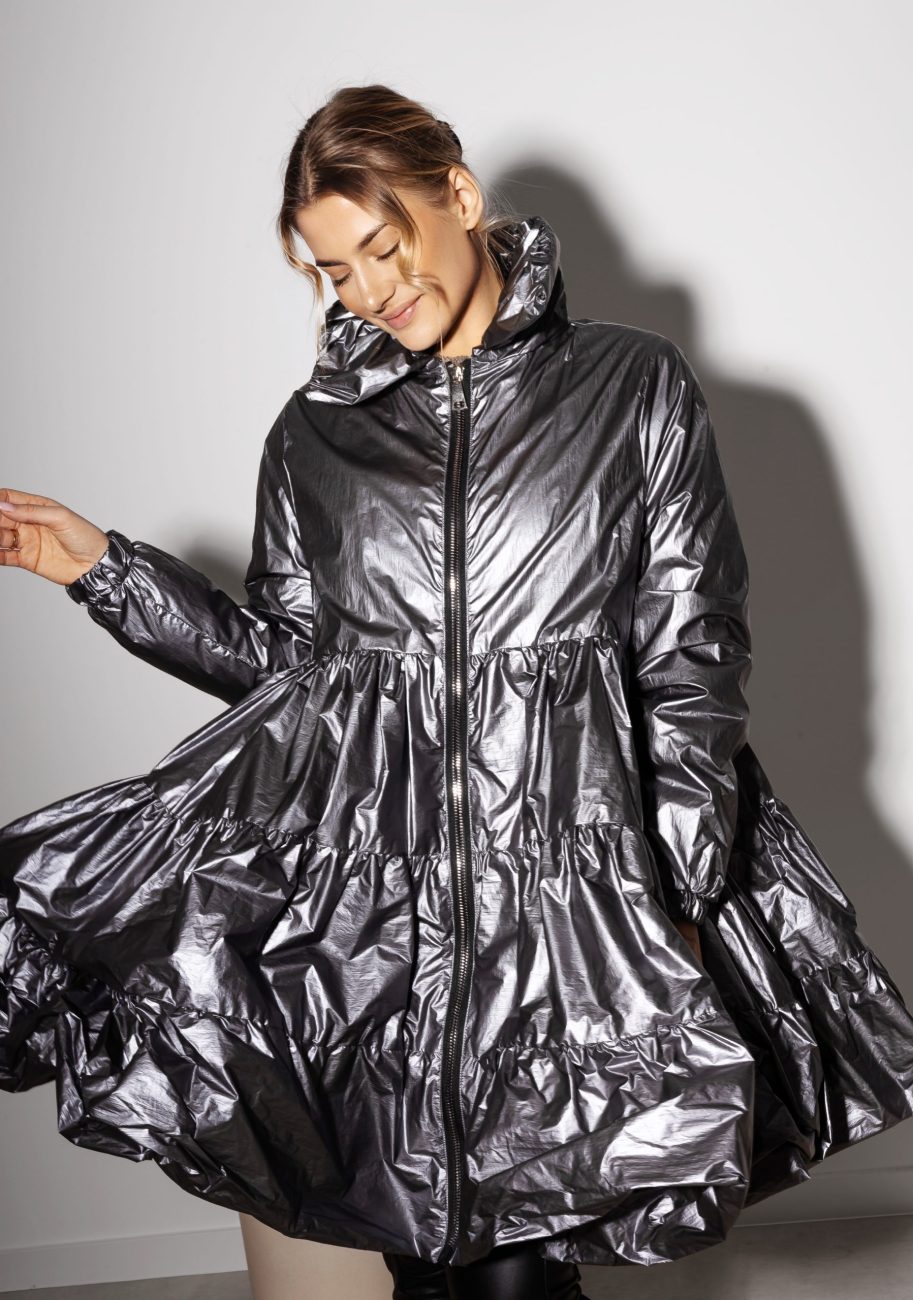 Płaszczyk cienki 3 falbanki MCO