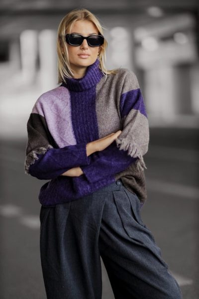 Sweter golf szarpane wstawki – UNI, Fiolet