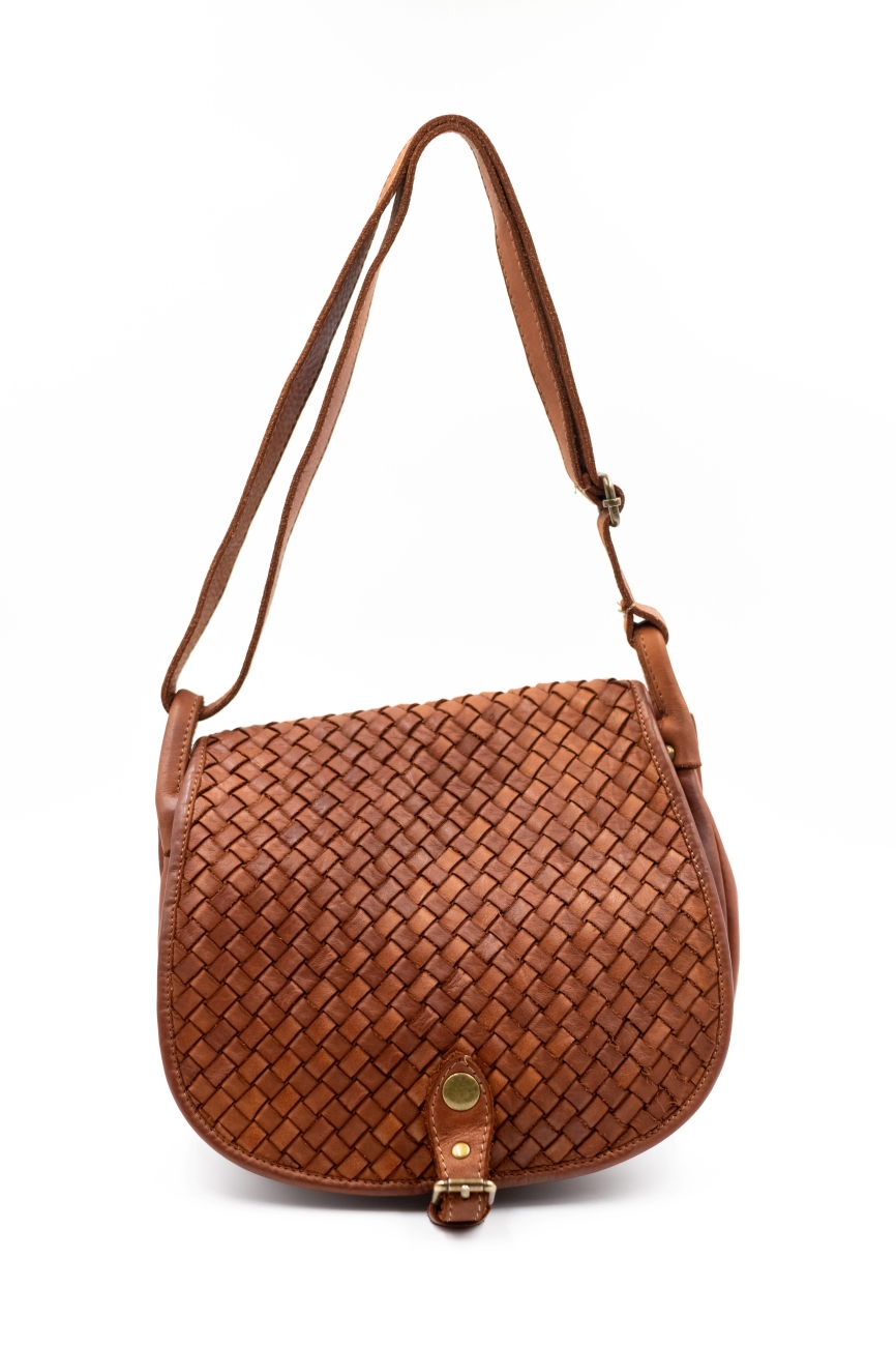 Torebka z pleciona klapką – Camelowy, Średni