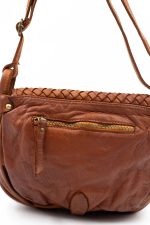 Torebka z pleciona klapką – Camelowy, Średni