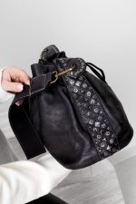 Torebka worek bok ćwieki – Czarny, Mały