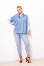 Koszula jeans ramiona gipiura perełki – Niebieski, S/M