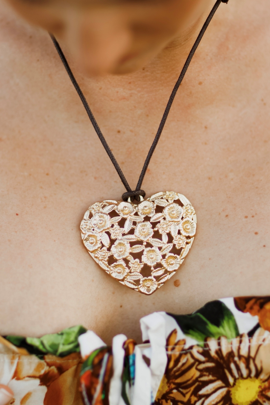 Naszyjnik kwiatowe serce – Złoty