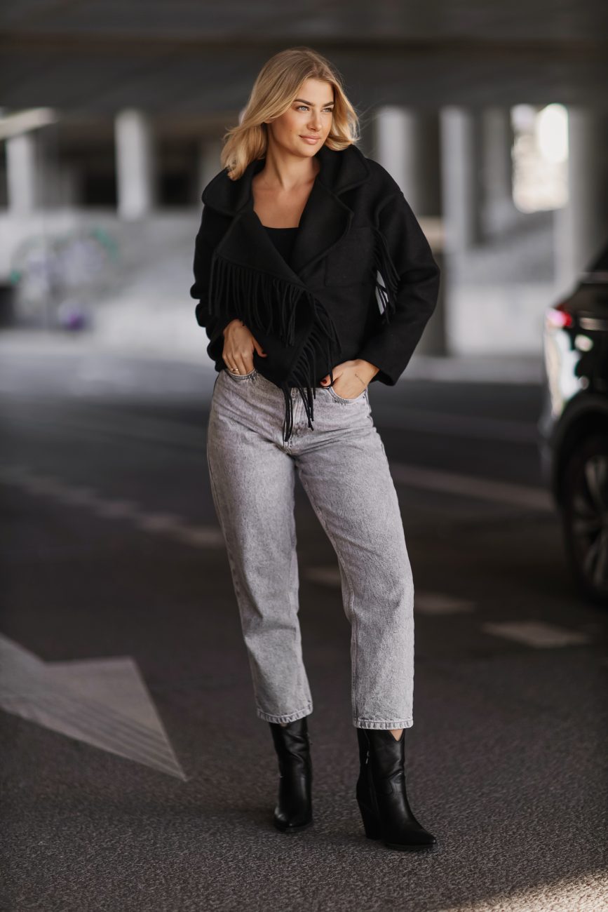 Płaszcz krótki frędzelki – Czarny, UNI