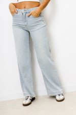Spodnie jeans szwedy – Jasny niebieski, S